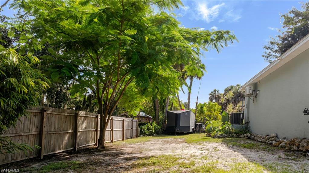 211 Palmacea RD photo 32