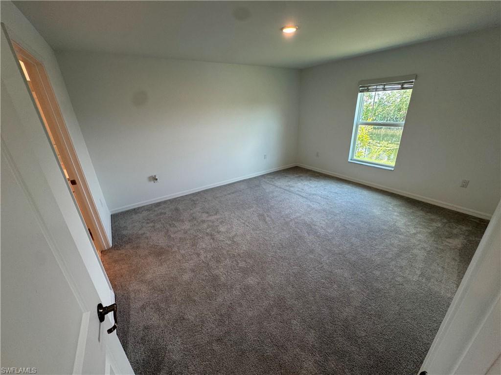 1609 NE 33rd TER photo 10