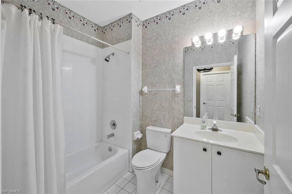 1340 Charleston Square DR 101 photo 17