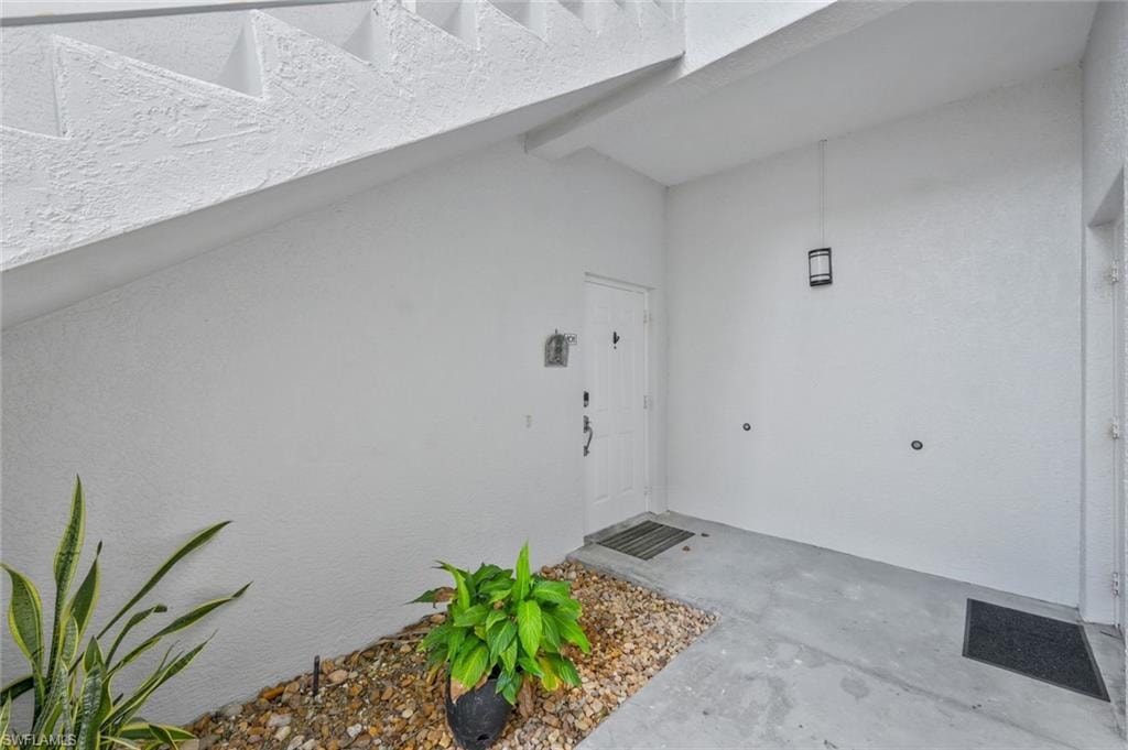 1340 Charleston Square DR 101 photo 18
