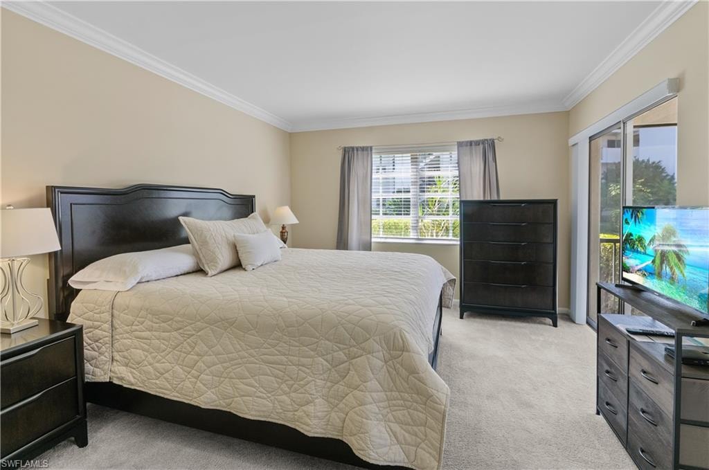 Master bedroom opens to the lanai.