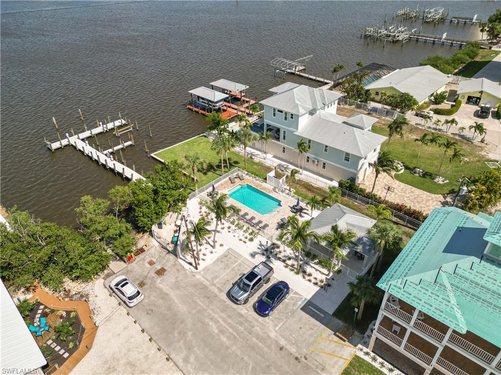 Community Pool/Docks