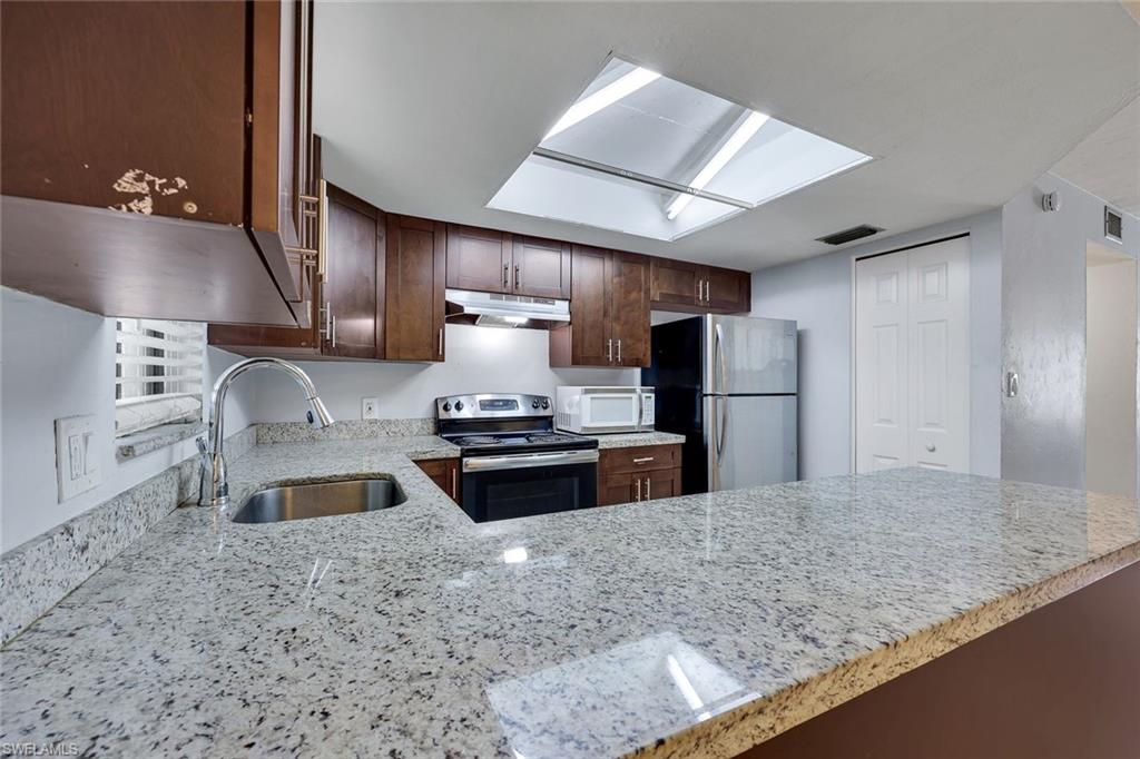 You will LOVE preparing your favorite meals in this kitchen!