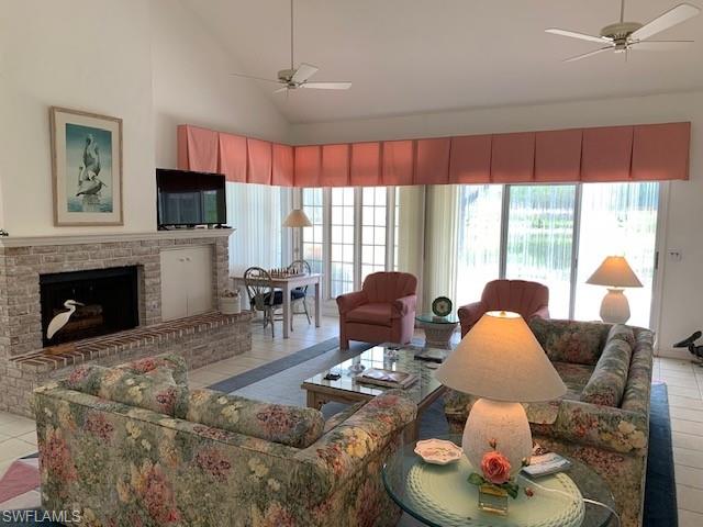 611 Bridgeway LN photo 7