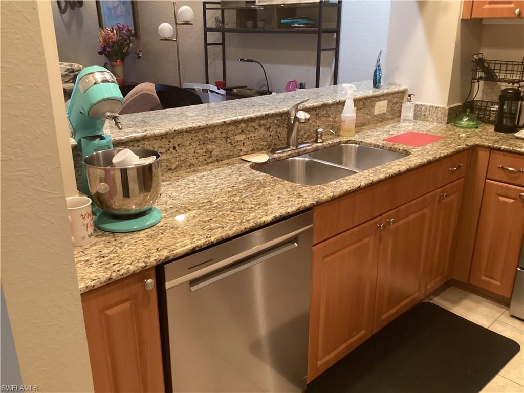 1121 Van Loon Commons CIR 304 photo 18