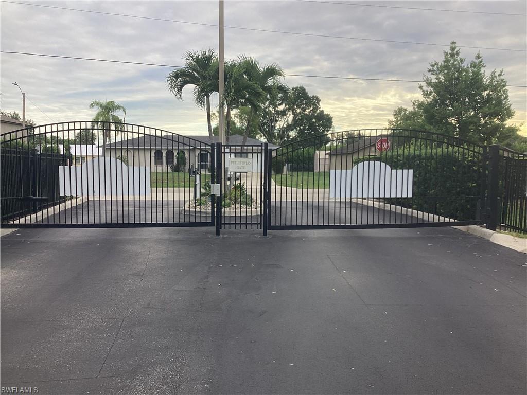 1121 Van Loon Commons CIR 304