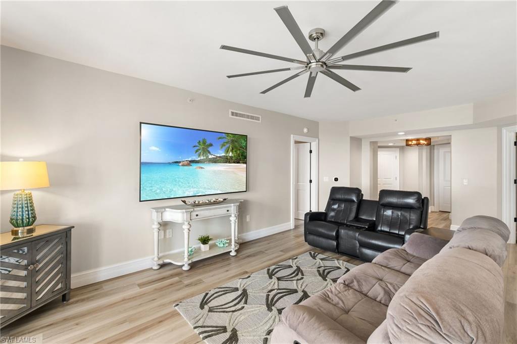 1060 Borghese LN 902 photo 8