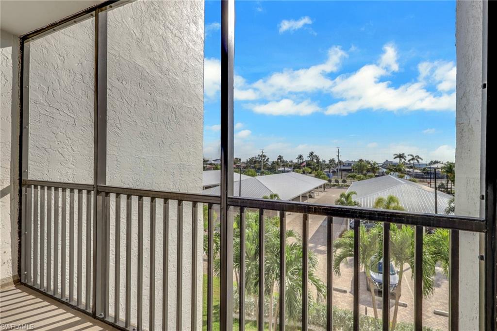 6612 ESTERO BLVD 301 photo 28