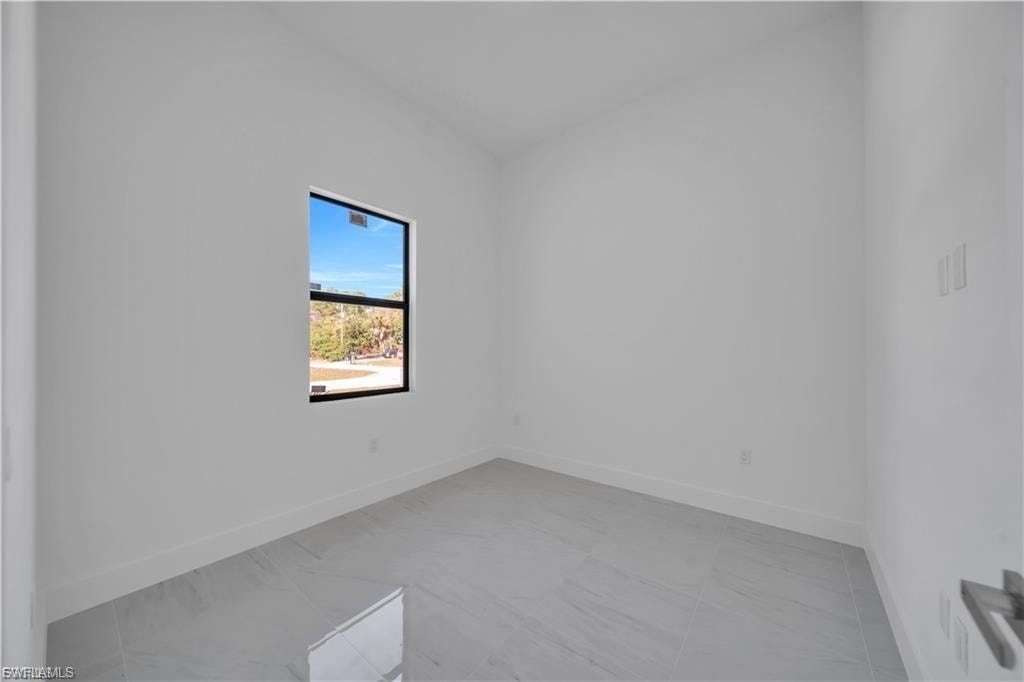 4703 Sara AVE N photo 27