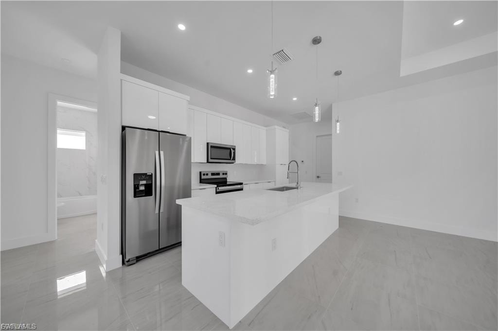 4703 Sara AVE N photo 6