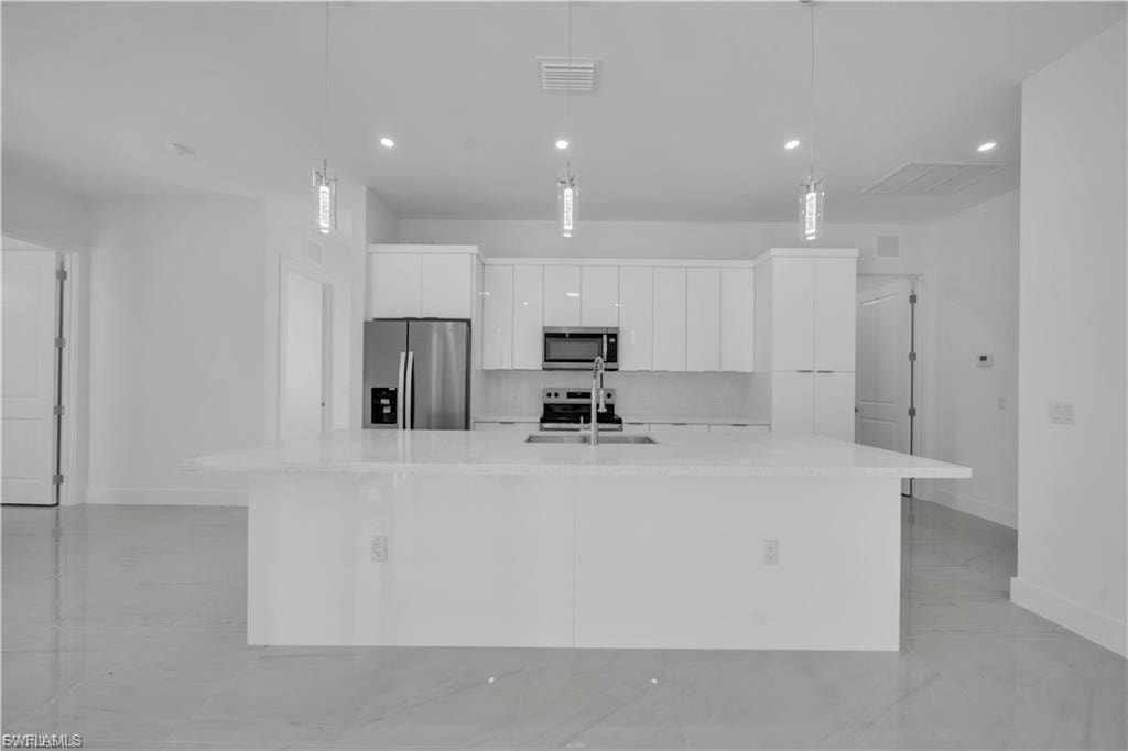 4703 Sara AVE N photo 9