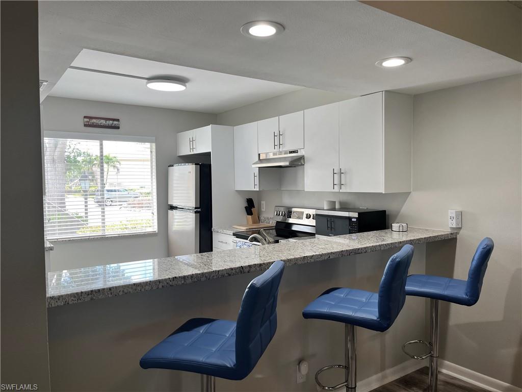 190 Palm DR 1