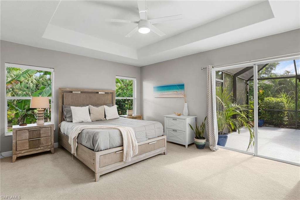 Master bedroom, sliding door that opens up to lanai