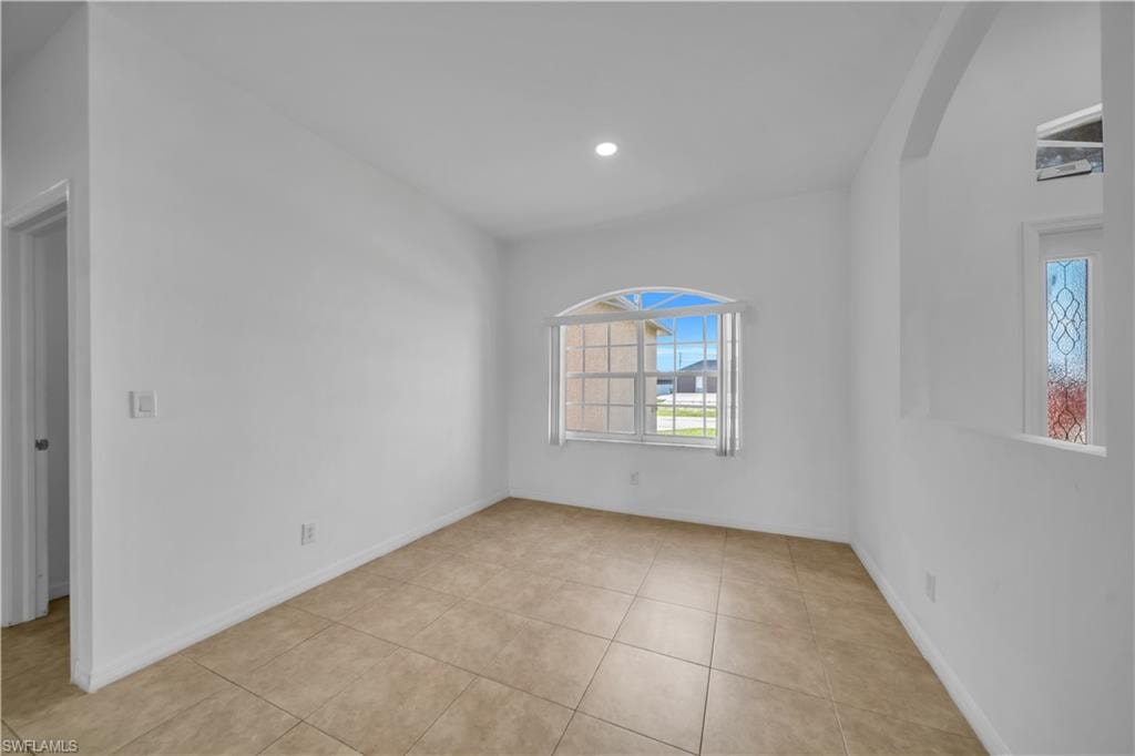 21 Kismet PKWY E