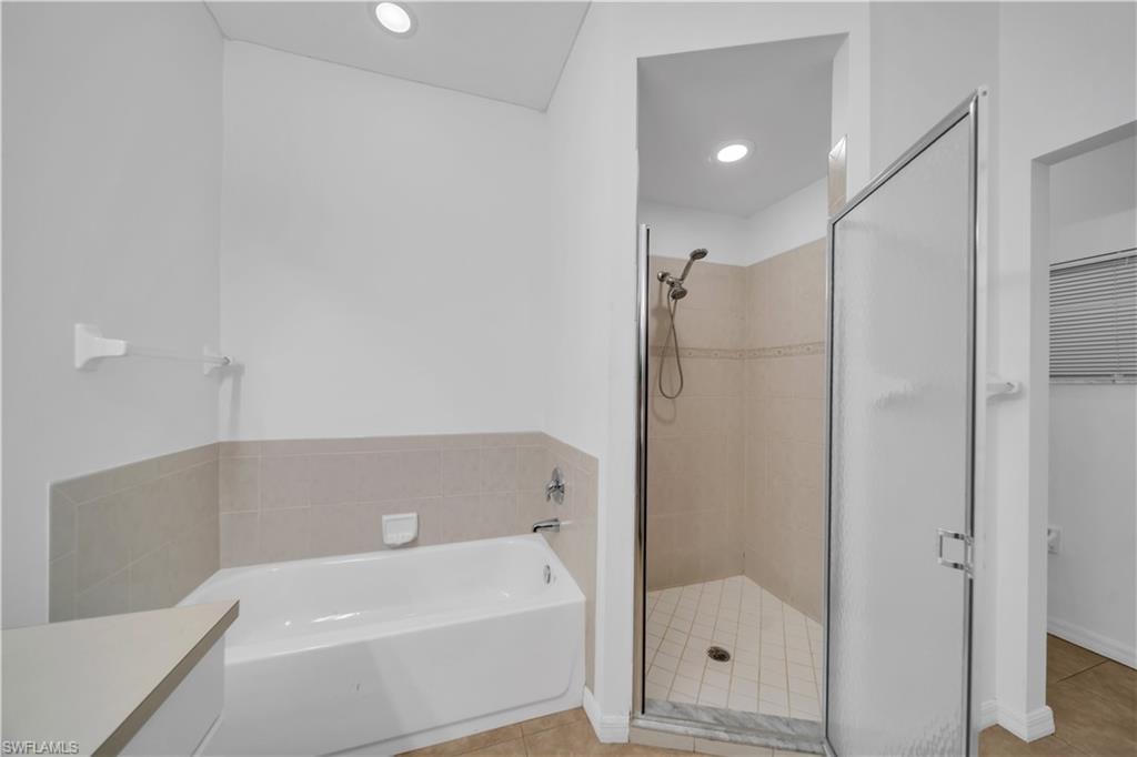 21 Kismet PKWY E photo 18