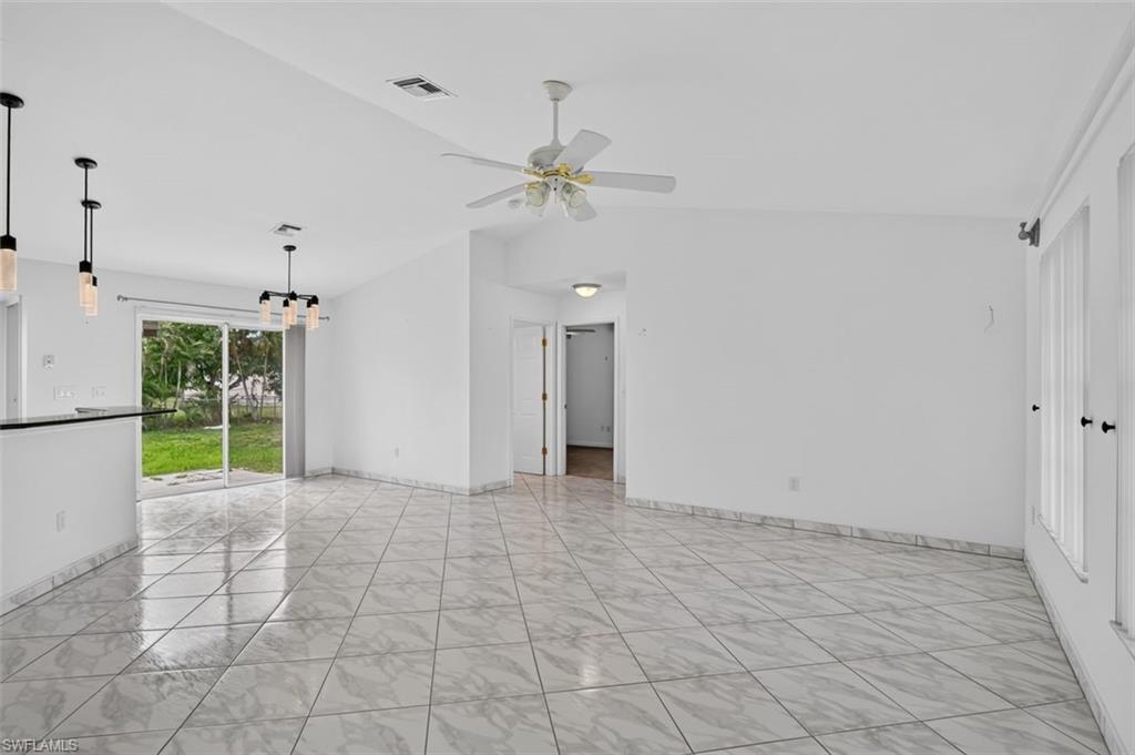 827 SW 29th TER