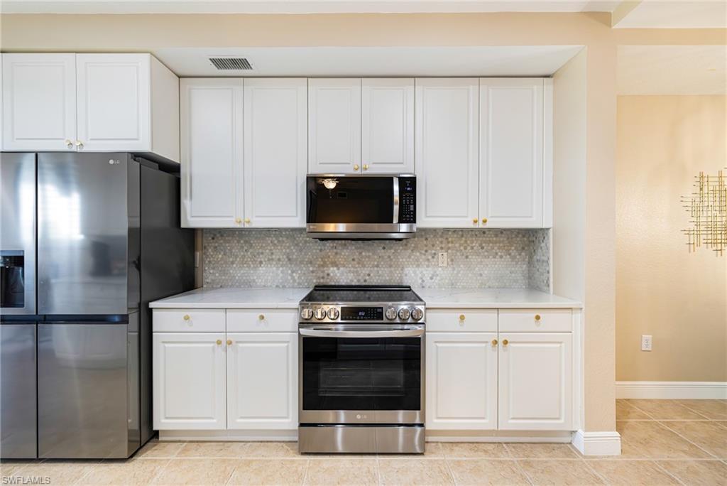 24367 Baltic AVE 202 photo 11