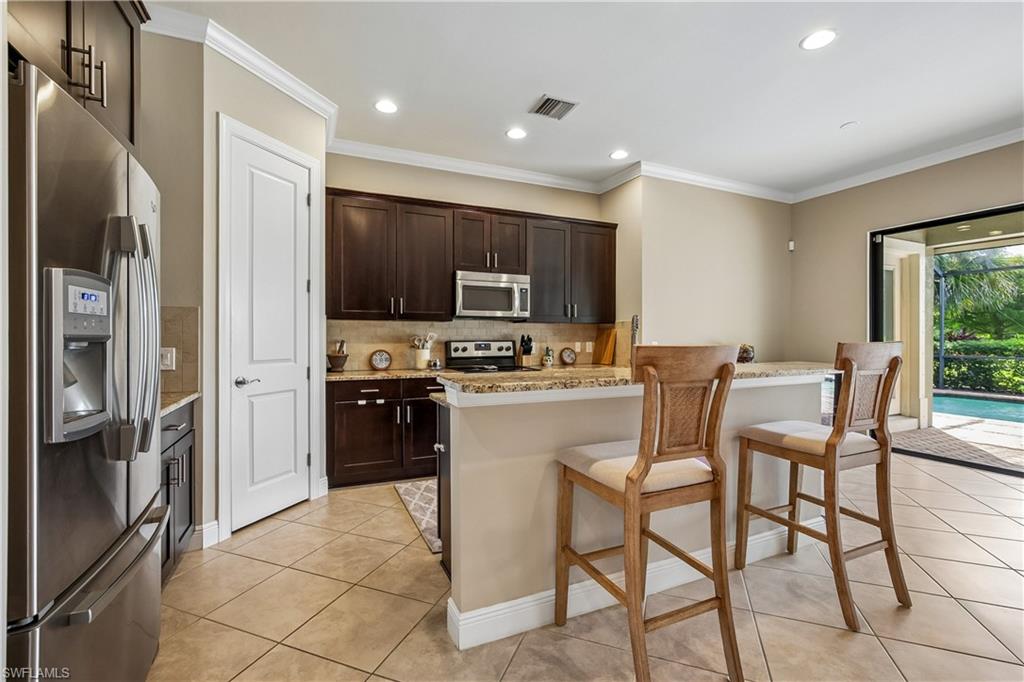 10100 Belcrest BLVD photo 15