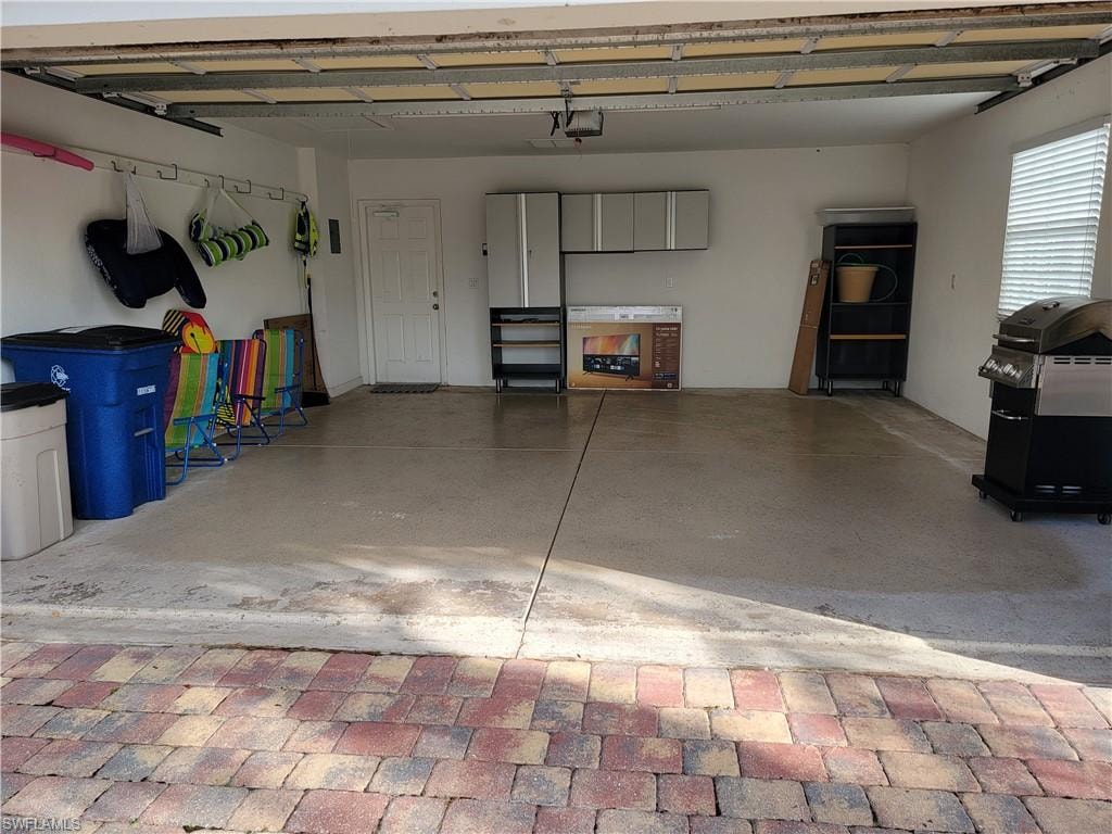 28209 Jeneva WAY