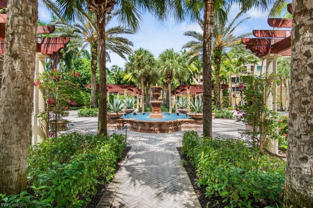 COURTYARD AREA IN FRONT OF BUILDING