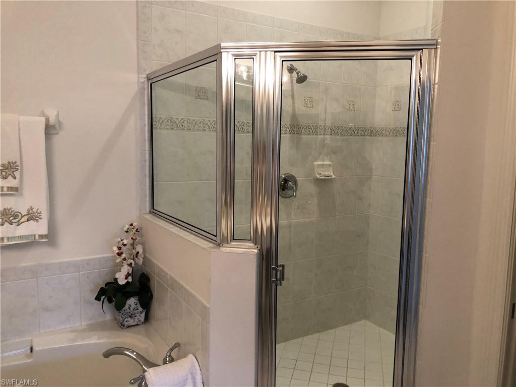 6854 STERLING GREENS DR 201 photo 18