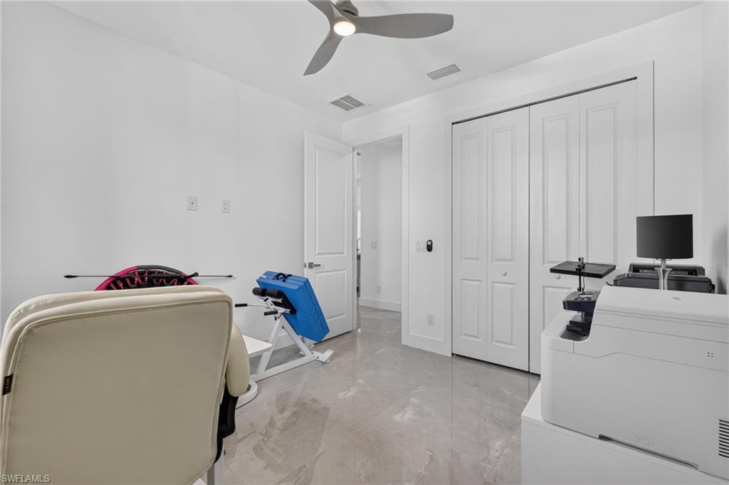 228 SW 31st PL photo 25