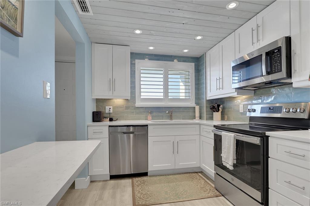 2121 Collier AVE 508