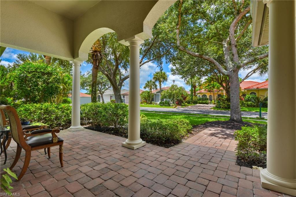 Large Sitting Area @ Front Entry