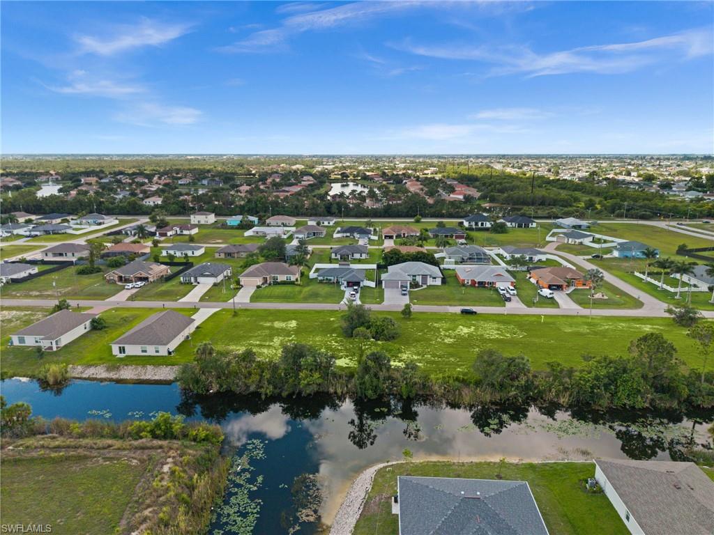 Intersecting canals for beautiful views