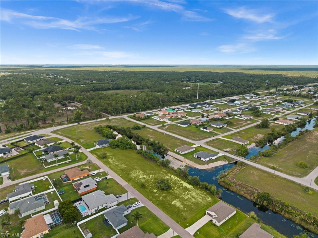 Great freshwater canal for fishing and kayaking