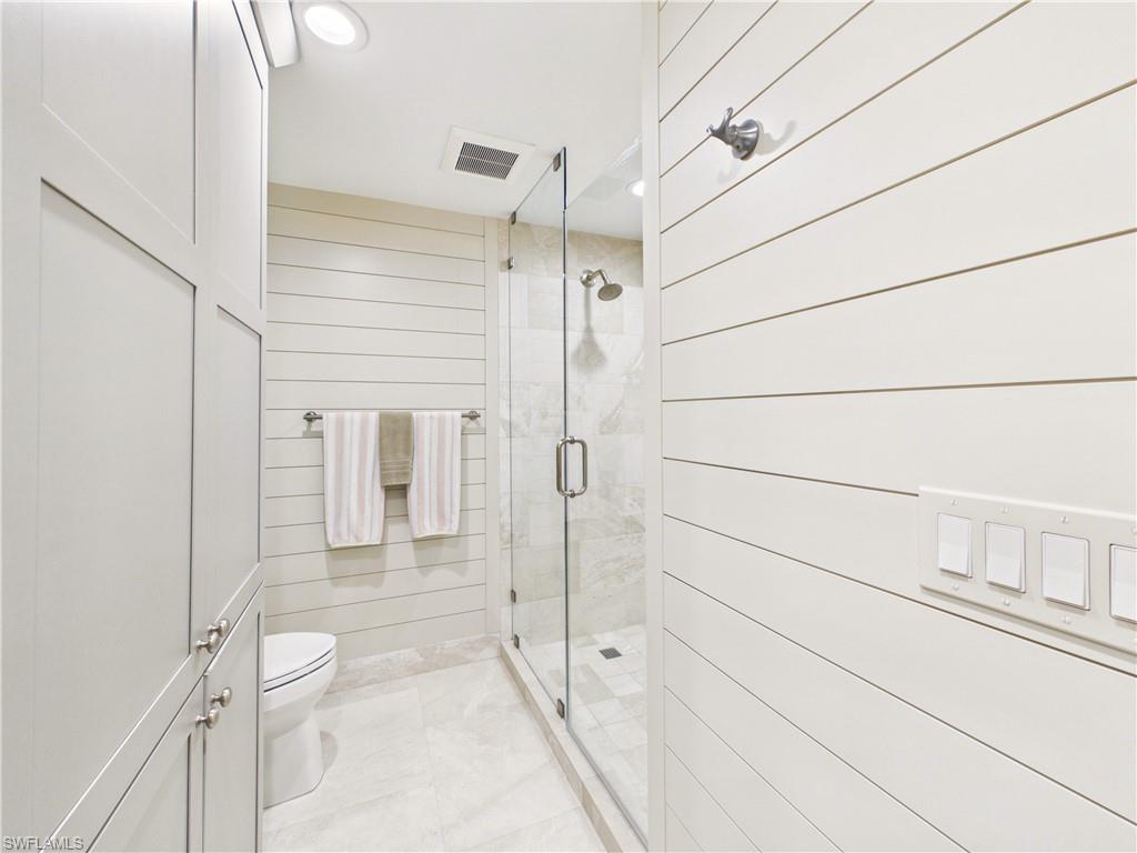 1051 Swallow AVE 208 photo 20