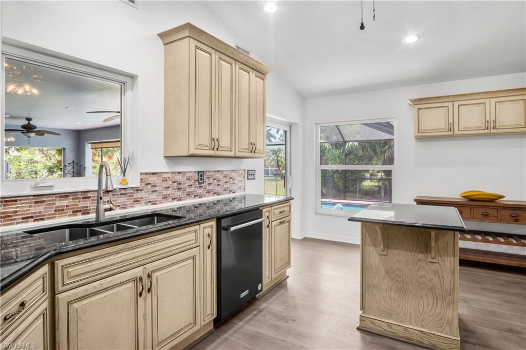 320 Georgia AVE photo 13