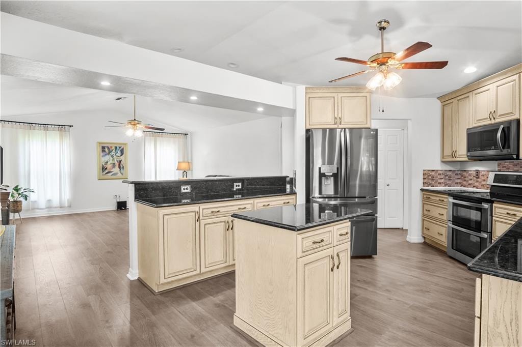 320 Georgia AVE photo 12