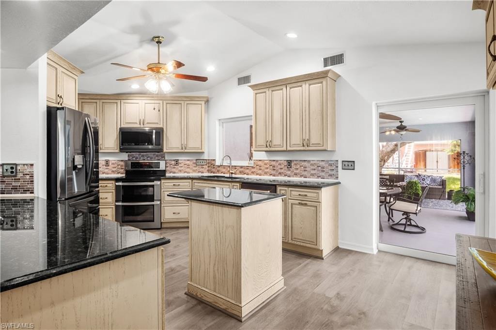 320 Georgia AVE photo 14