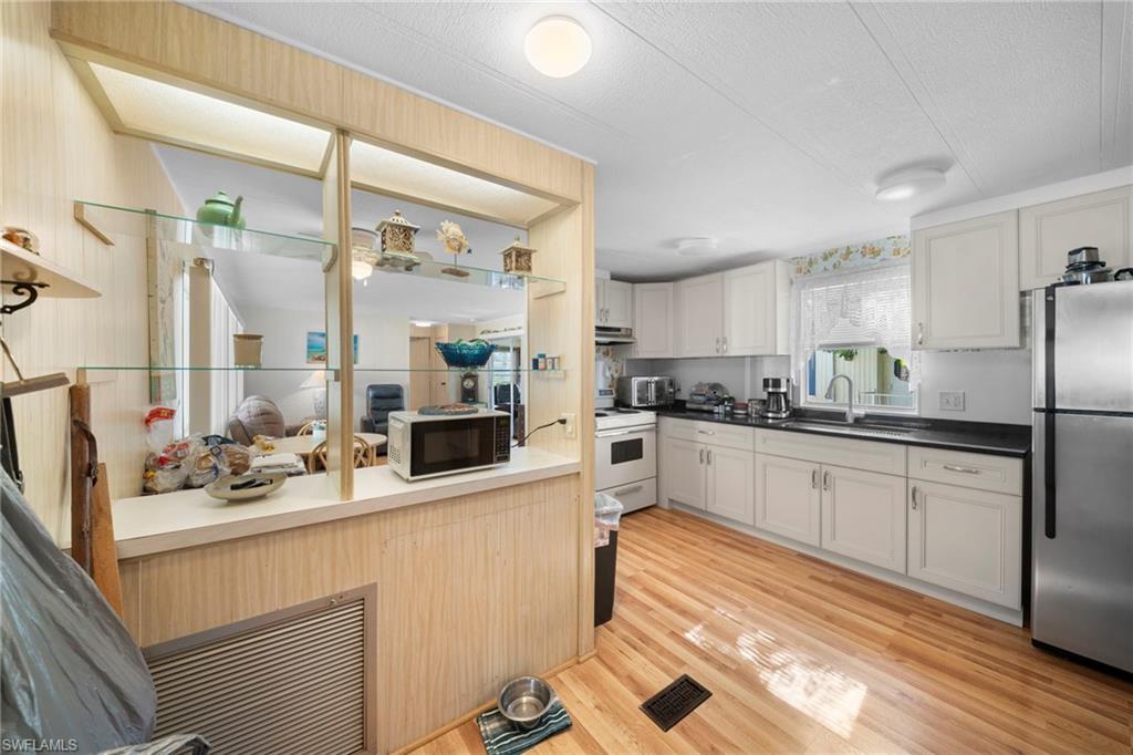 455 Cape Florida WAY photo 6