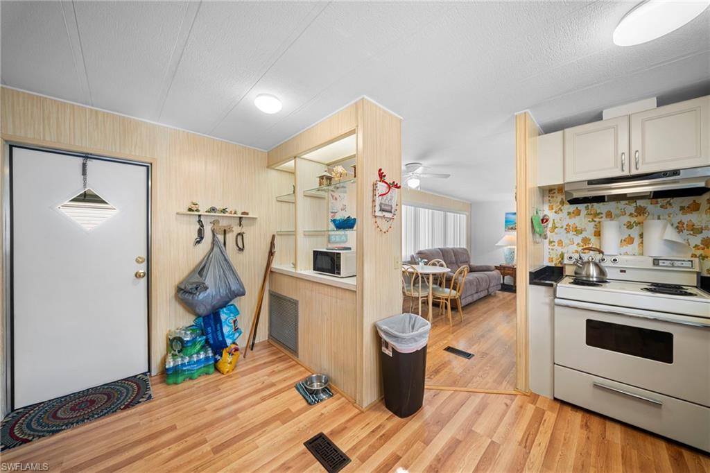 455 Cape Florida WAY