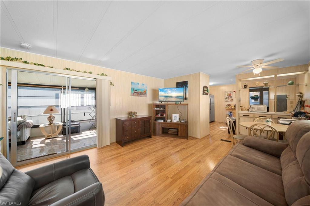 455 Cape Florida WAY photo 9