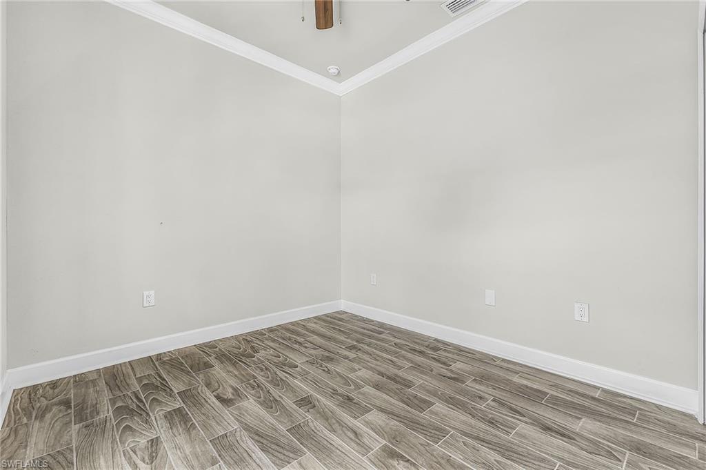 1111 SW 5th TER photo 13