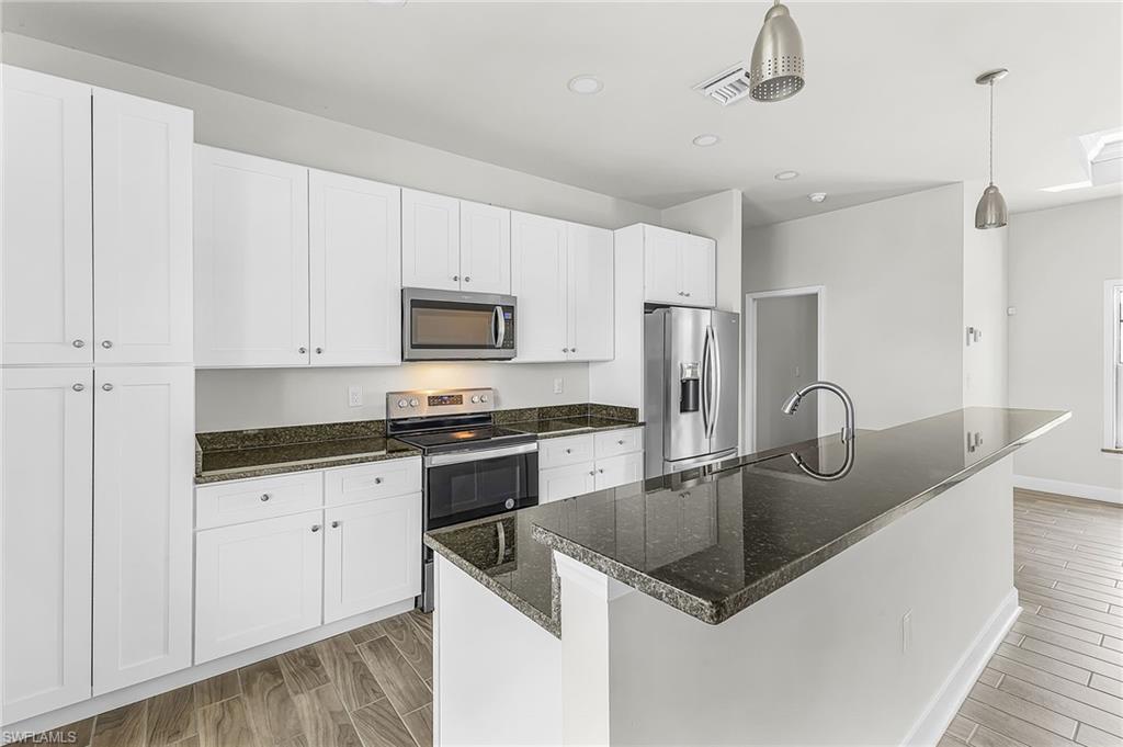 1111 SW 5th TER photo 11