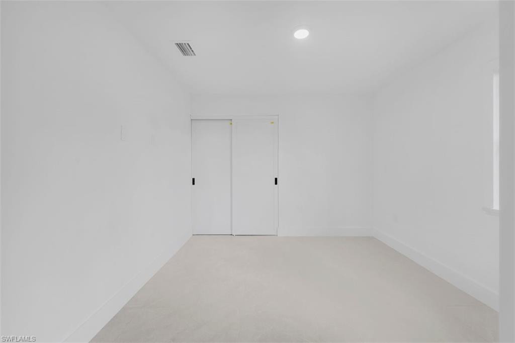 2502 Martin AVE S photo 9