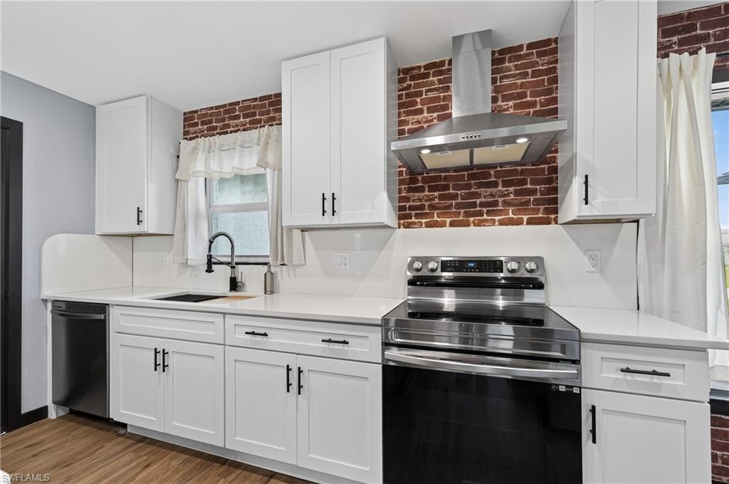 27072 Hillshire LN photo 13