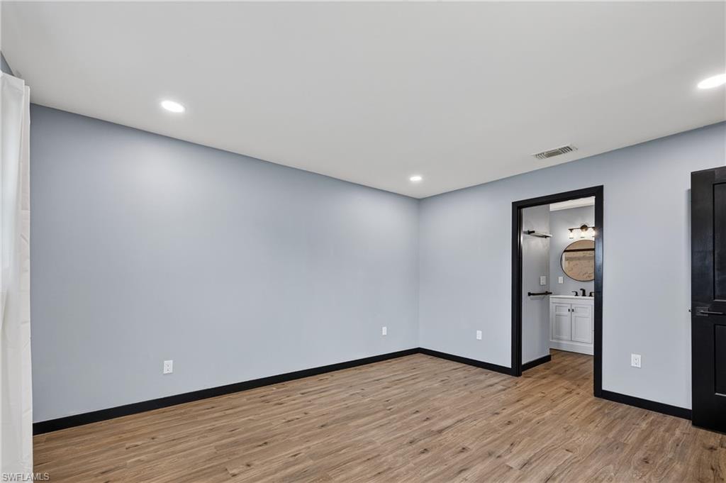 27072 Hillshire LN photo 17
