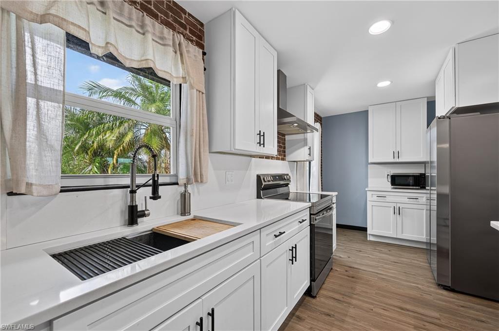 27072 Hillshire LN photo 11
