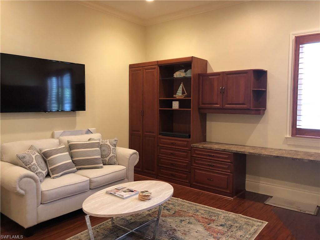 1400 Gulf Shore BLVD N 310 photo 23