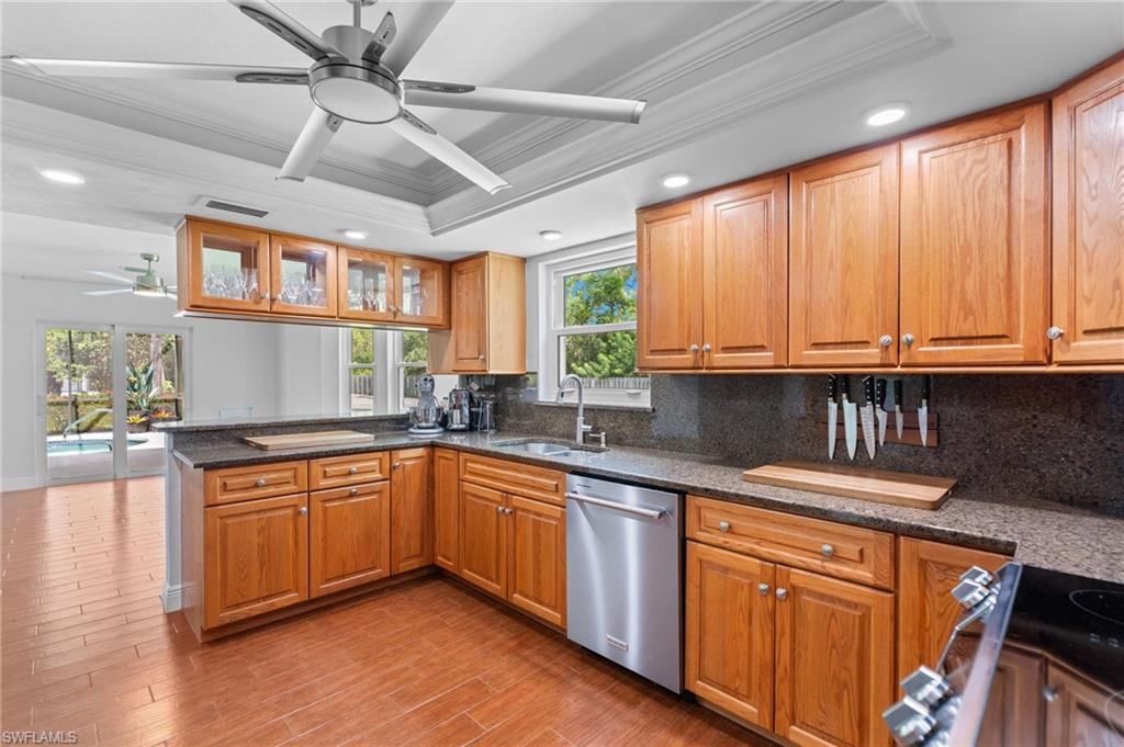201 Perkins DR photo 9