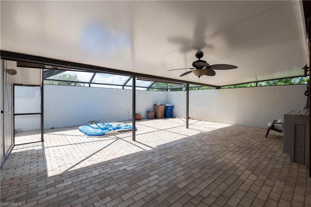 9749 Maplecrest CIR photo 18