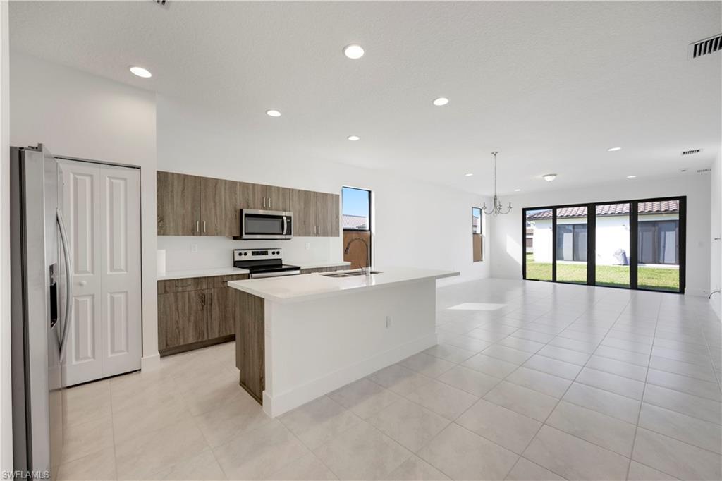 5574 Cassidy LN