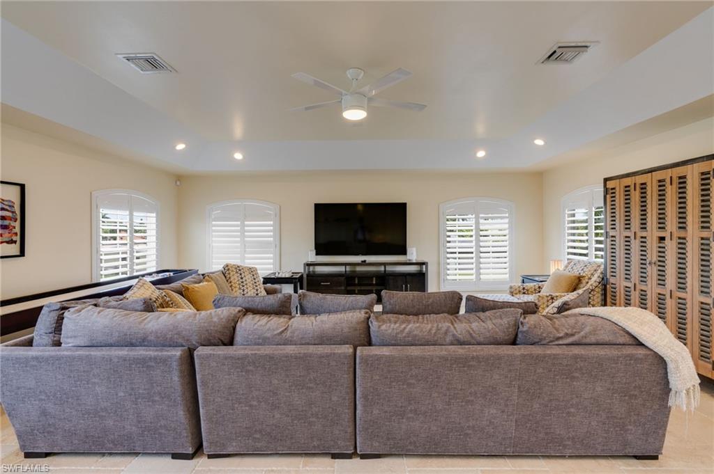 Upstairs living/game room