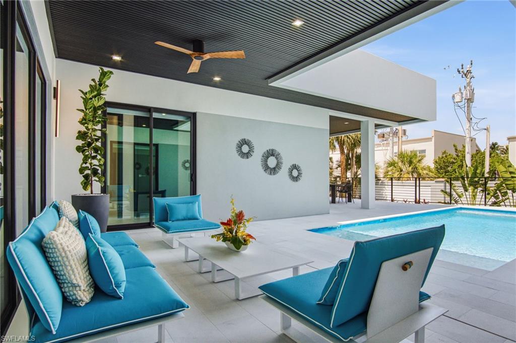 298 Castaways ST photo 34