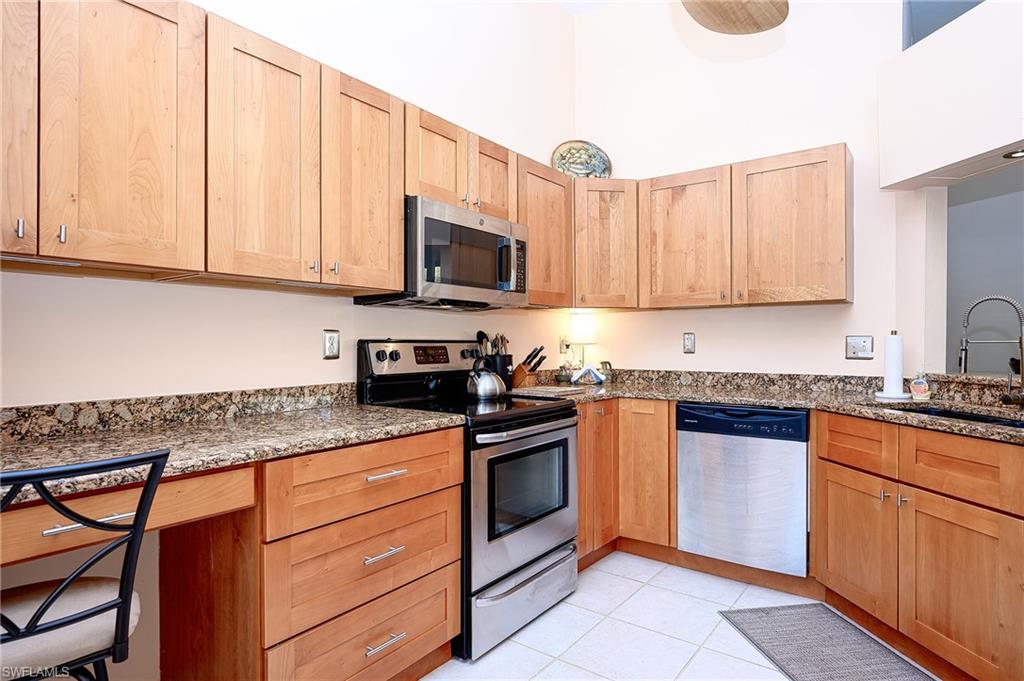 559 Beachwalk CIR U-203 photo 15